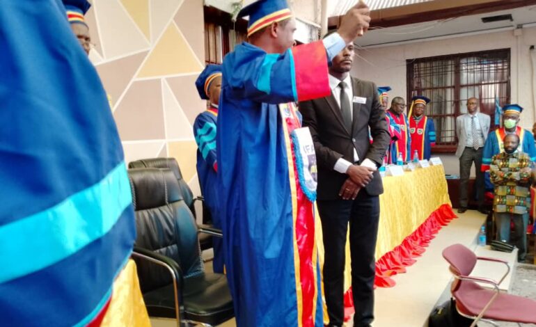  En vue de l’obtention du grade de Docteur en Sciences et Techniques de l’Information/IFASIC : le candidat Claude Mukeba Kolesha obtient son titre de Docteur avec la mention grande distinction