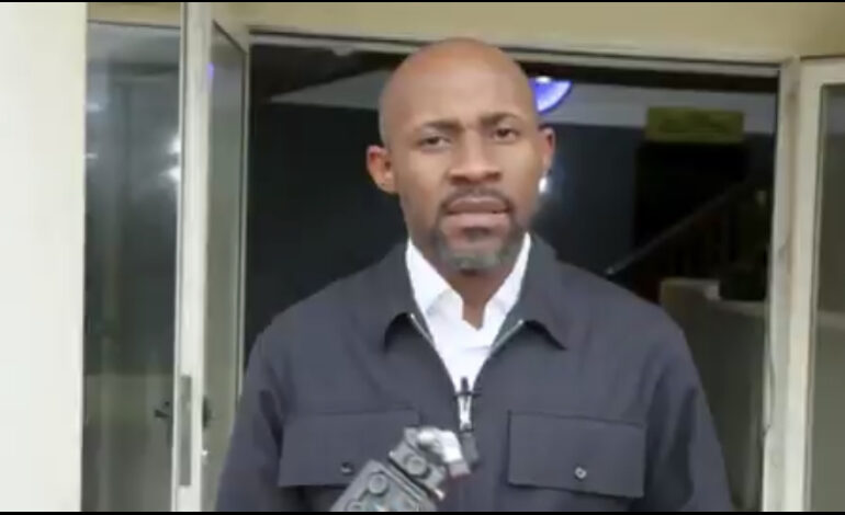 RDC : Patrick Muyaya appelle au respect des églises et à des revendications pacifiques
