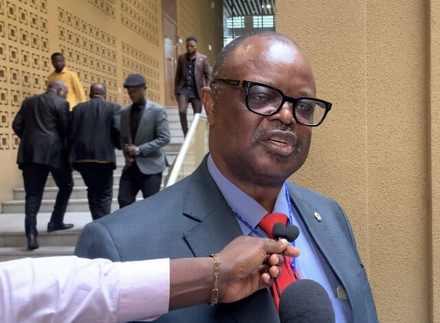 Clôture du colloque sur la souveraineté de la RDC : le Professeur Augustin Mamba prône la “psychologie de la guerre”