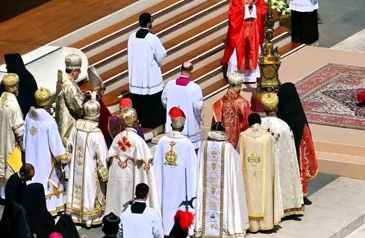 “Funérailles du Pape François : 160 délégations mondiales réunies à Saint-Pierre, la RDC présente”