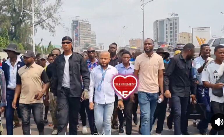 “Cour de Cassation : Kevin Bolamba électrise Kinshasa pour soutenir Constant Mutamba”