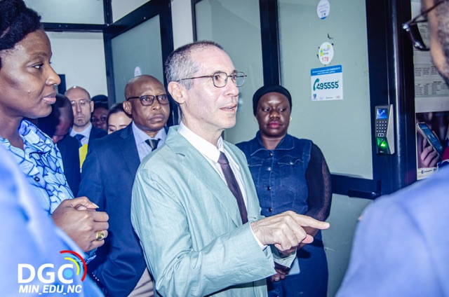 Allô École 178 : Le “numéro vert” qui fait trembler les abus scolaires en RDC, salué par la Banque mondiale