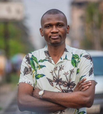 Interpellé à N’djili, le journaliste Gauthier Sey relâché mais privé de passeport